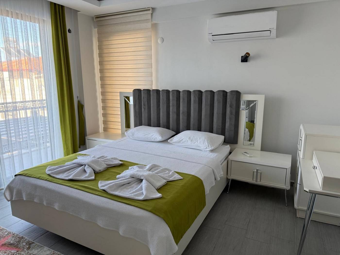 Fethiye Karaçulha'da Yemyeşil Bahçeli, Özel Havuzlu, Lüks Villa