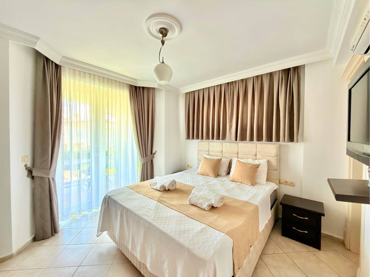 Fethiye Karagedik'te Modern Tasarımlı, Özel Havuzlu, Ferah Villa