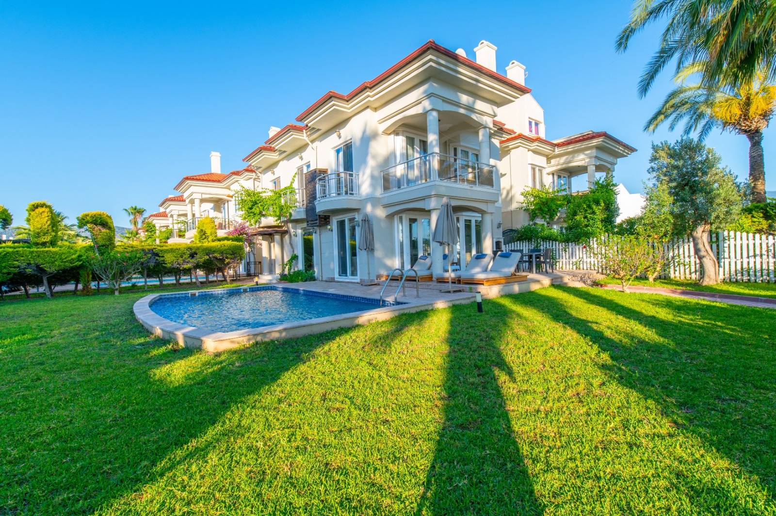 Fethiye Karagedik'te Site İçerisinde, Özel Havuzlu, 5+1 Villa 45720 — 2