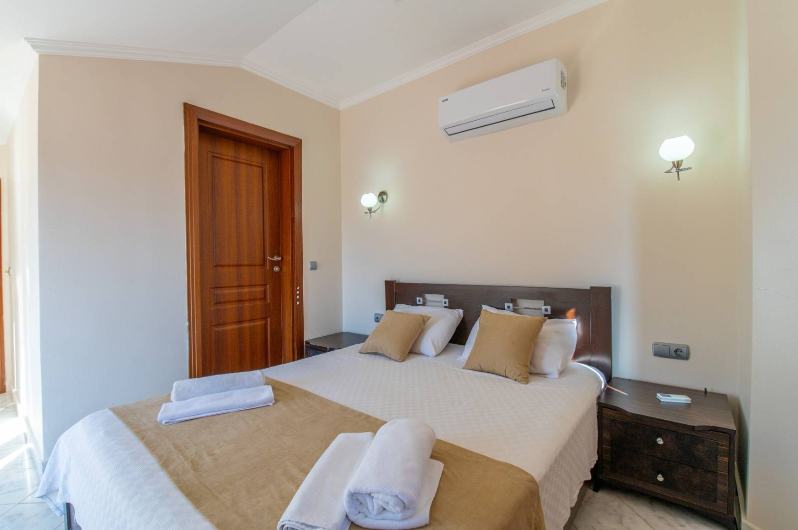 Fethiye Karagedik'te Site İçerisinde, Özel Havuzlu, 5+1 Villa