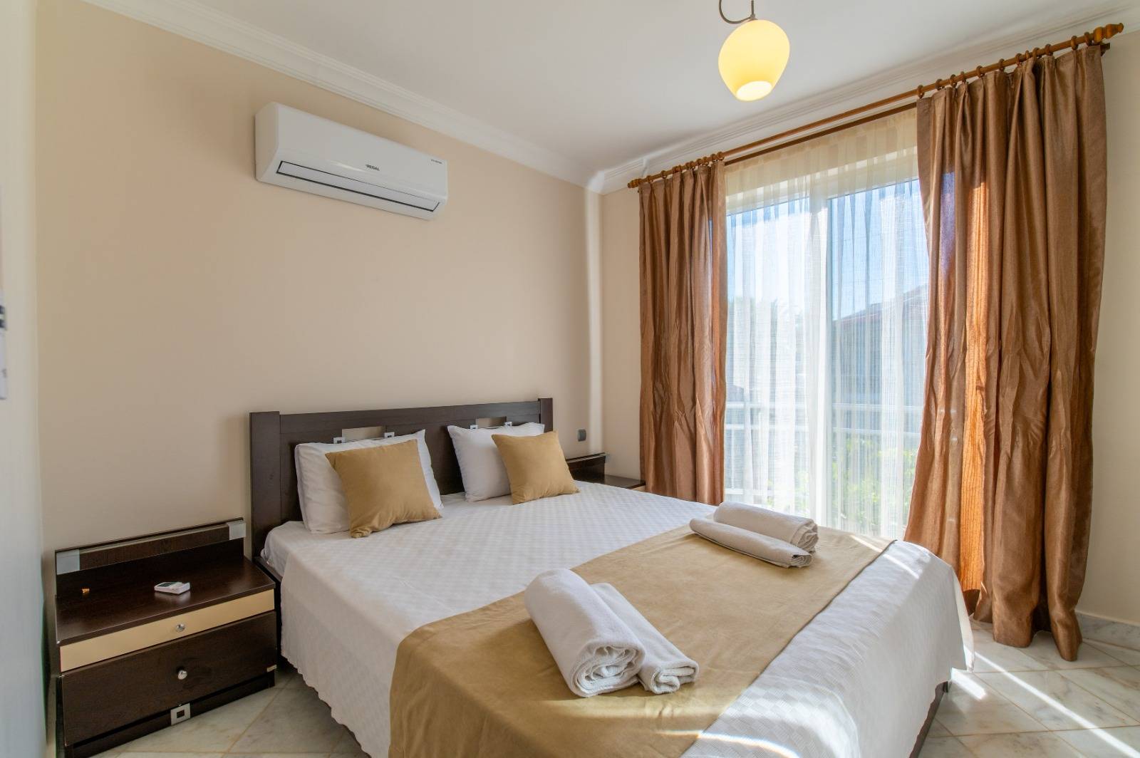Fethiye Karagedik'te Site İçerisinde, Özel Havuzlu, 5+1 Villa