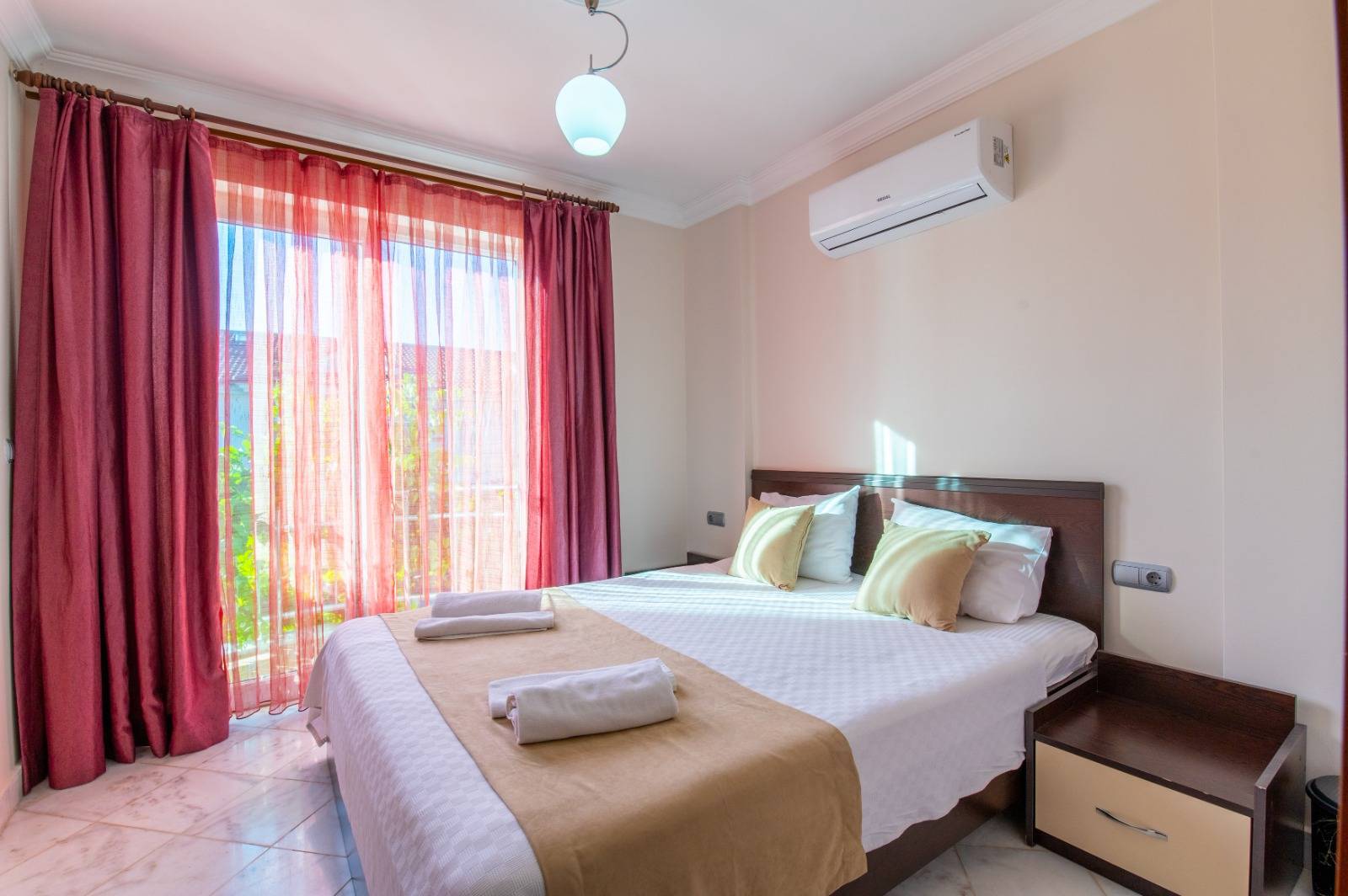 Fethiye Karagedik'te Site İçerisinde, Özel Havuzlu, 5+1 Villa