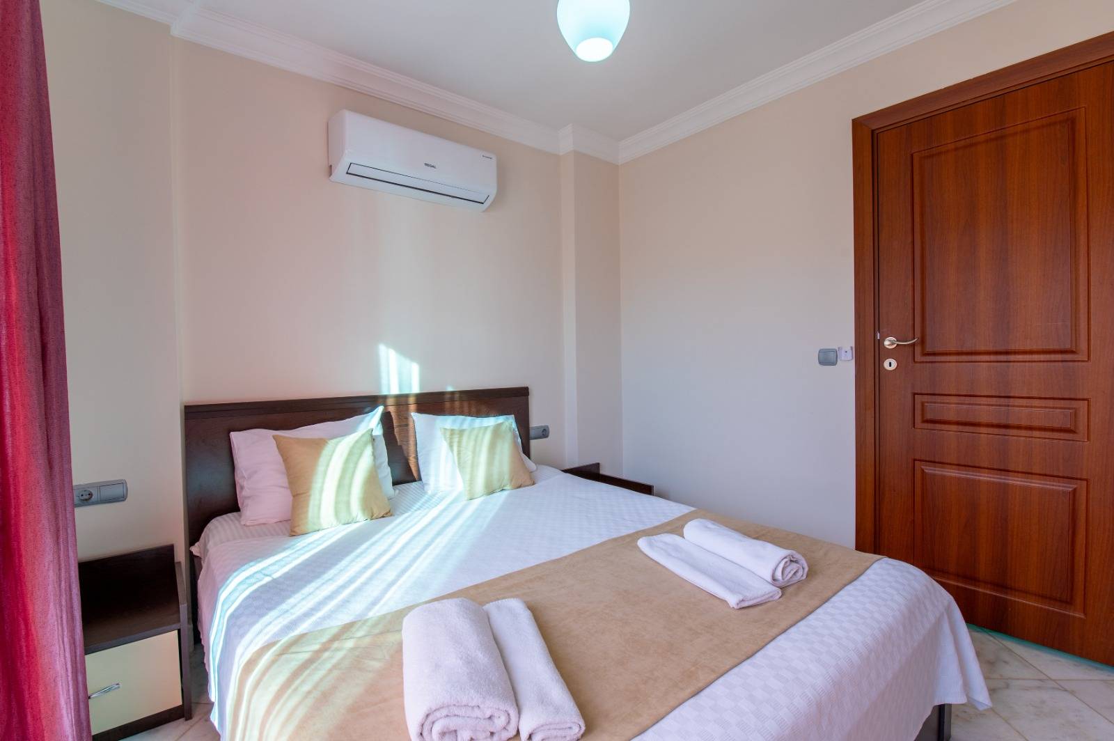 Fethiye Karagedik'te Site İçerisinde, Özel Havuzlu, 5+1 Villa