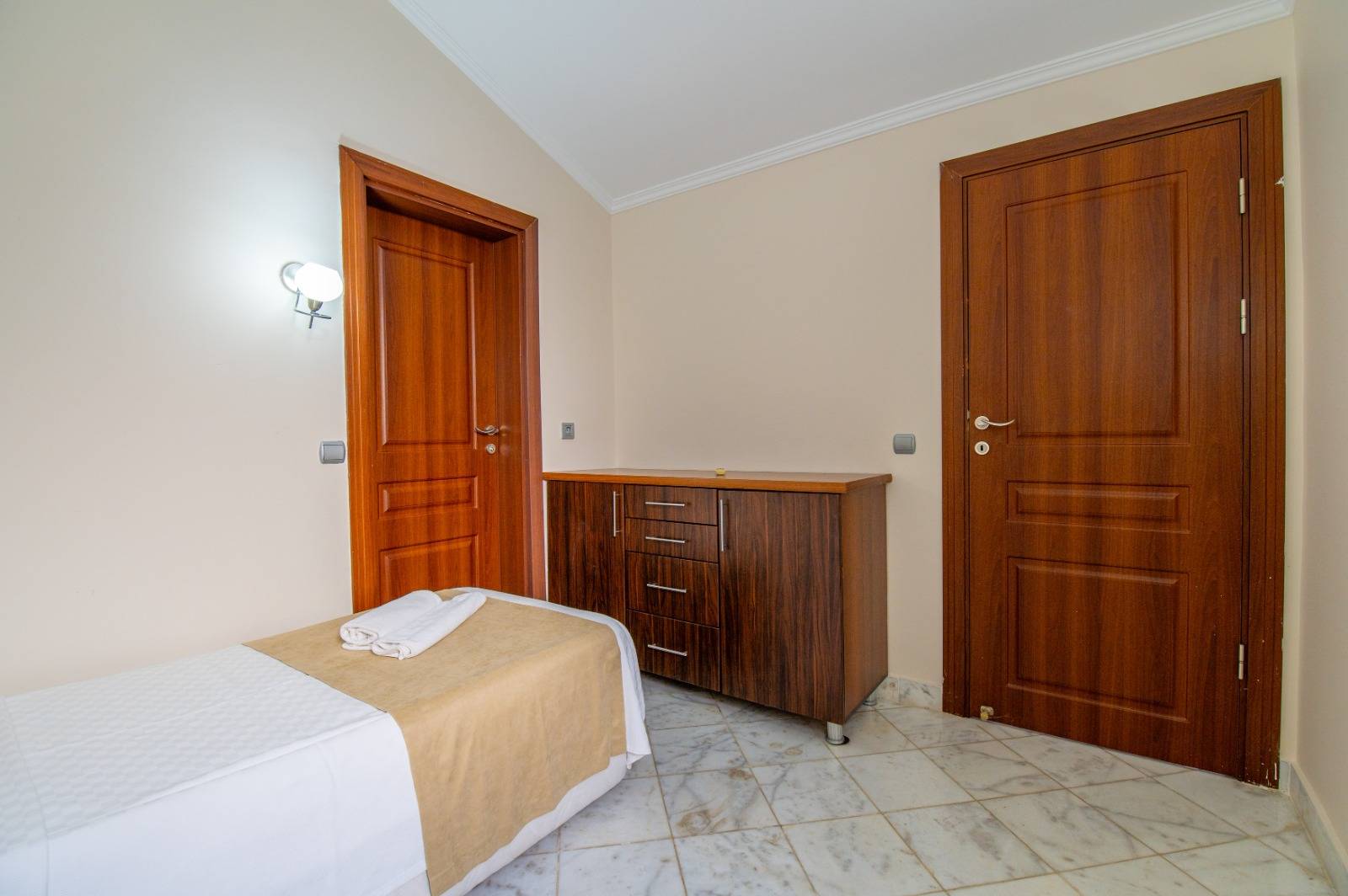 Fethiye Karagedik'te Site İçerisinde, Özel Havuzlu, 5+1 Villa