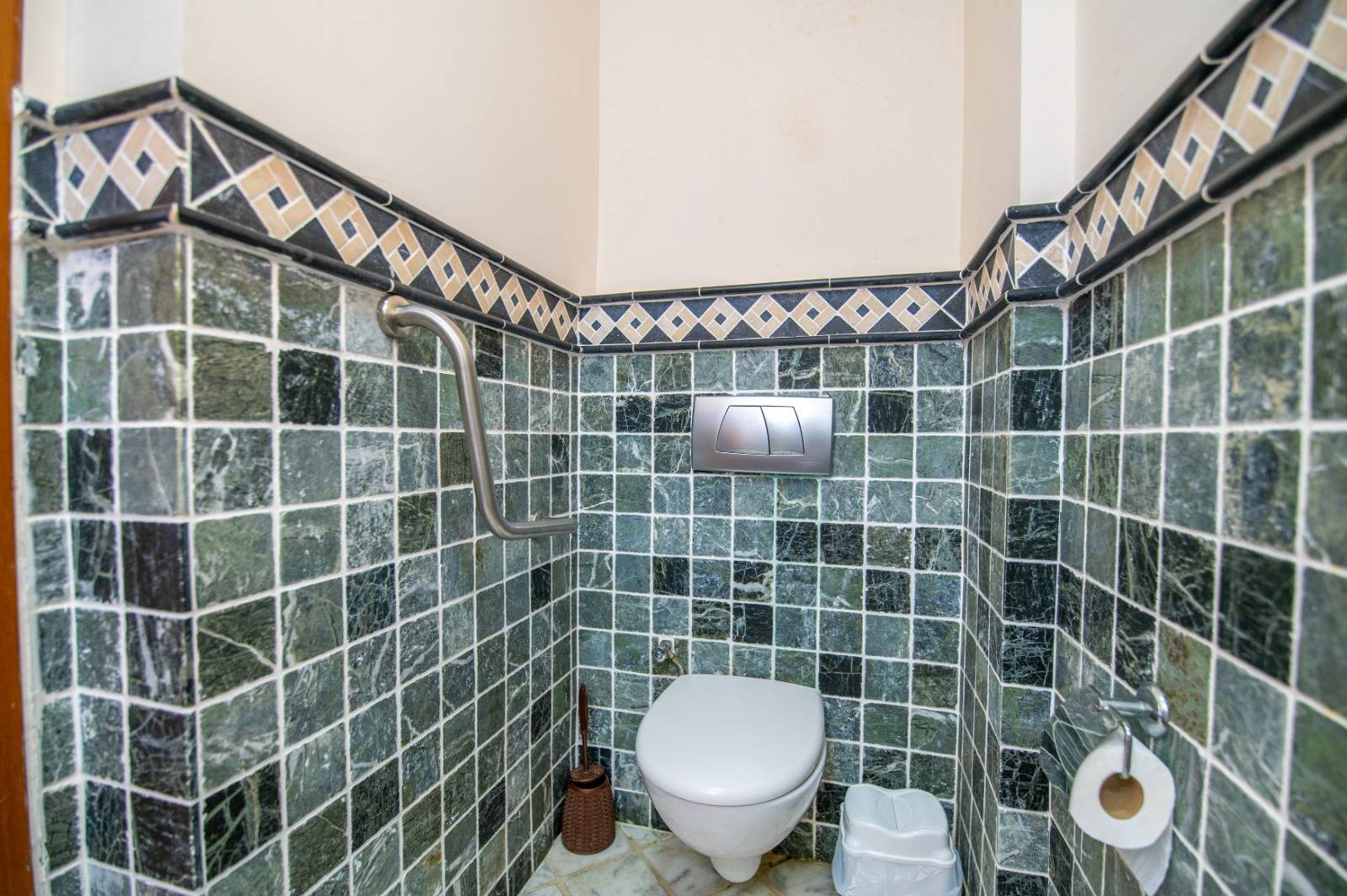 Fethiye Karagedik'te Site İçerisinde, Özel Havuzlu, 5+1 Villa