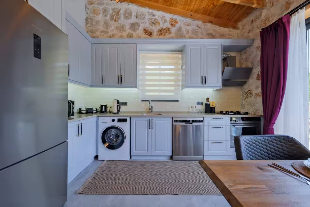 Fethiye Karakeçeliler'de Doğa İçerisinde, Özel Havuzlu, Balayı Villası