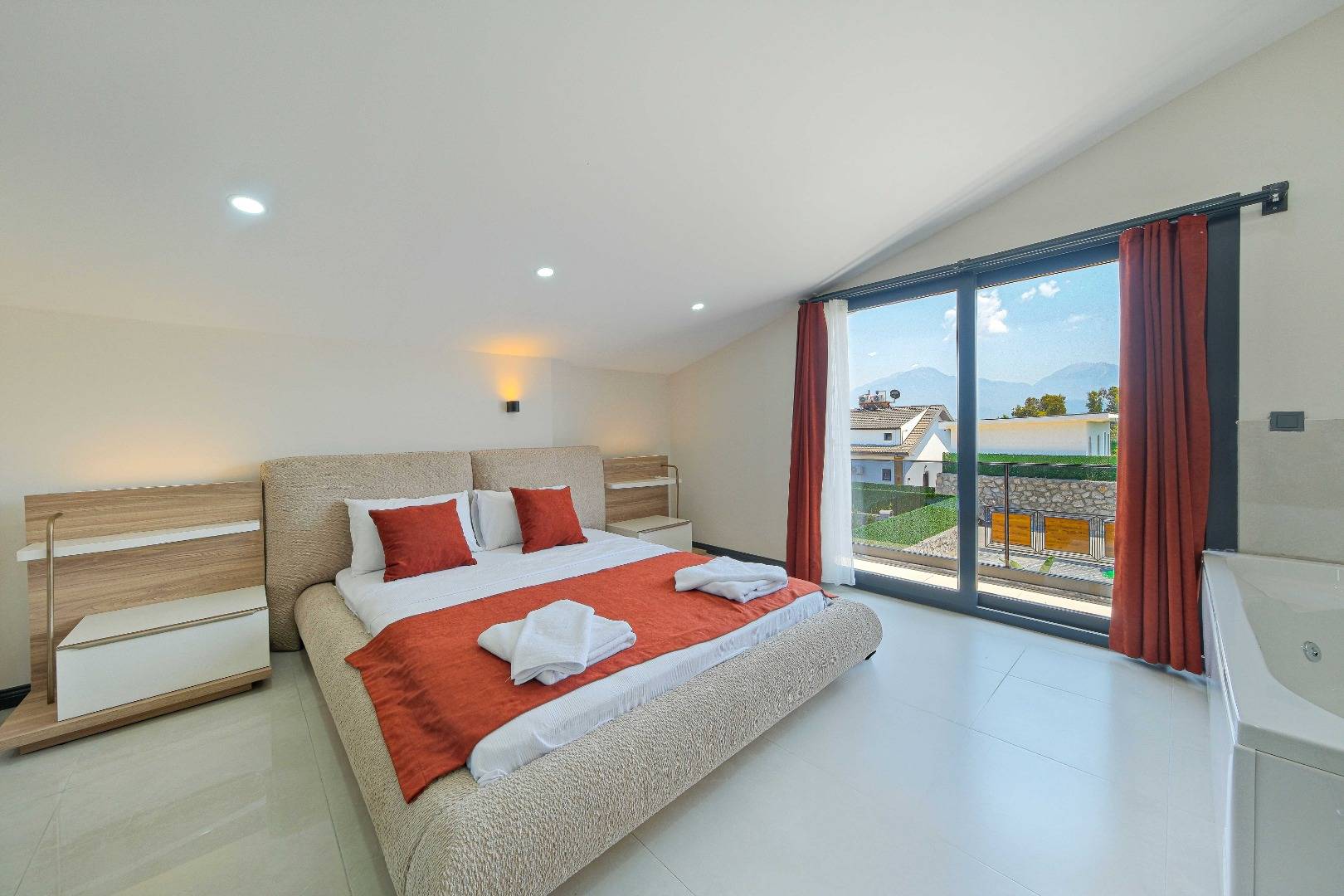 Fethiye Kargı'da Huzurlu Doğa İçerisinde, Özel Havuzlu, Saunalı Villa