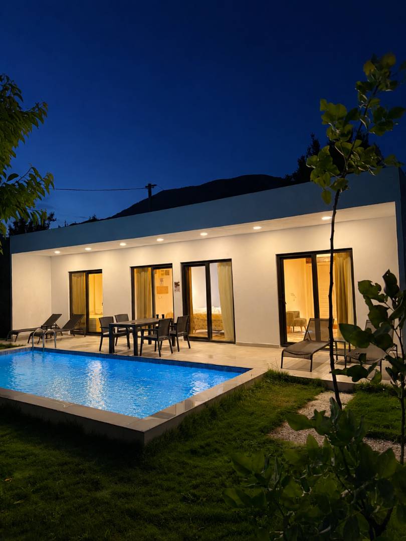Fethiye Nif'te Şehirden Uzakta, Özel Havuzlu, Balayı Villası