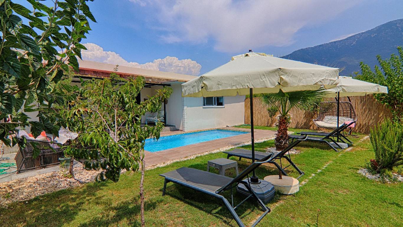 Fethiye Ölüdeniz'de Yemyeşil Bahçeli, Özel Havuzlu, 2+1 Villa
