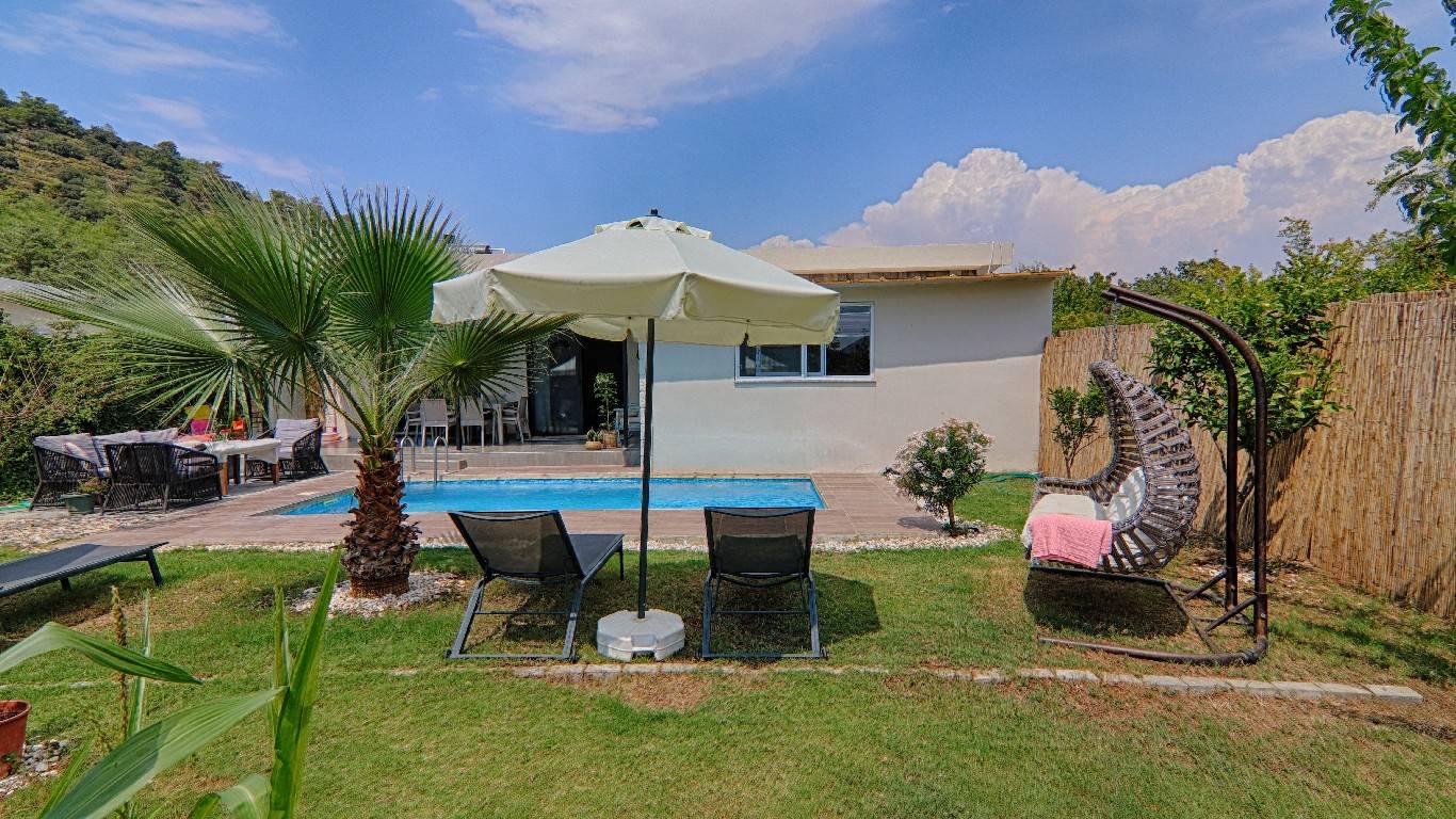 Fethiye Ölüdeniz'de Yemyeşil Bahçeli, Özel Havuzlu, 2+1 Villa