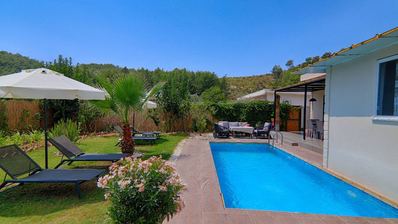 Fethiye Ölüdeniz'de Yemyeşil Bahçeli, Özel Havuzlu, 2+1 Villa