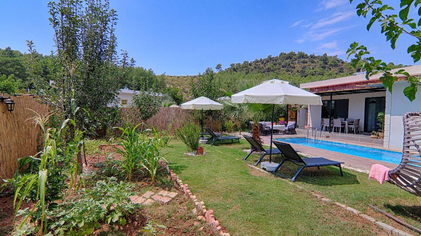 Fethiye Ölüdeniz'de Yemyeşil Bahçeli, Özel Havuzlu, 2+1 Villa