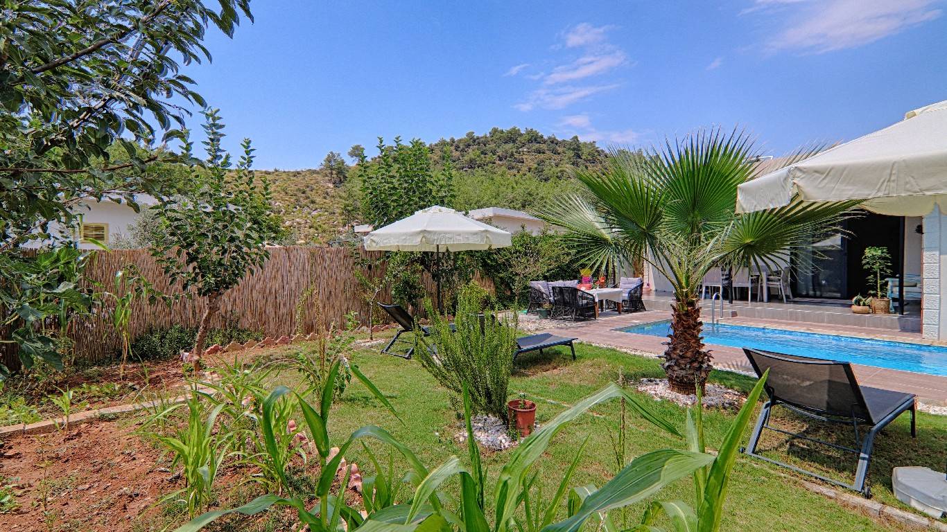 Fethiye Ölüdeniz'de Yemyeşil Bahçeli, Özel Havuzlu, 2+1 Villa