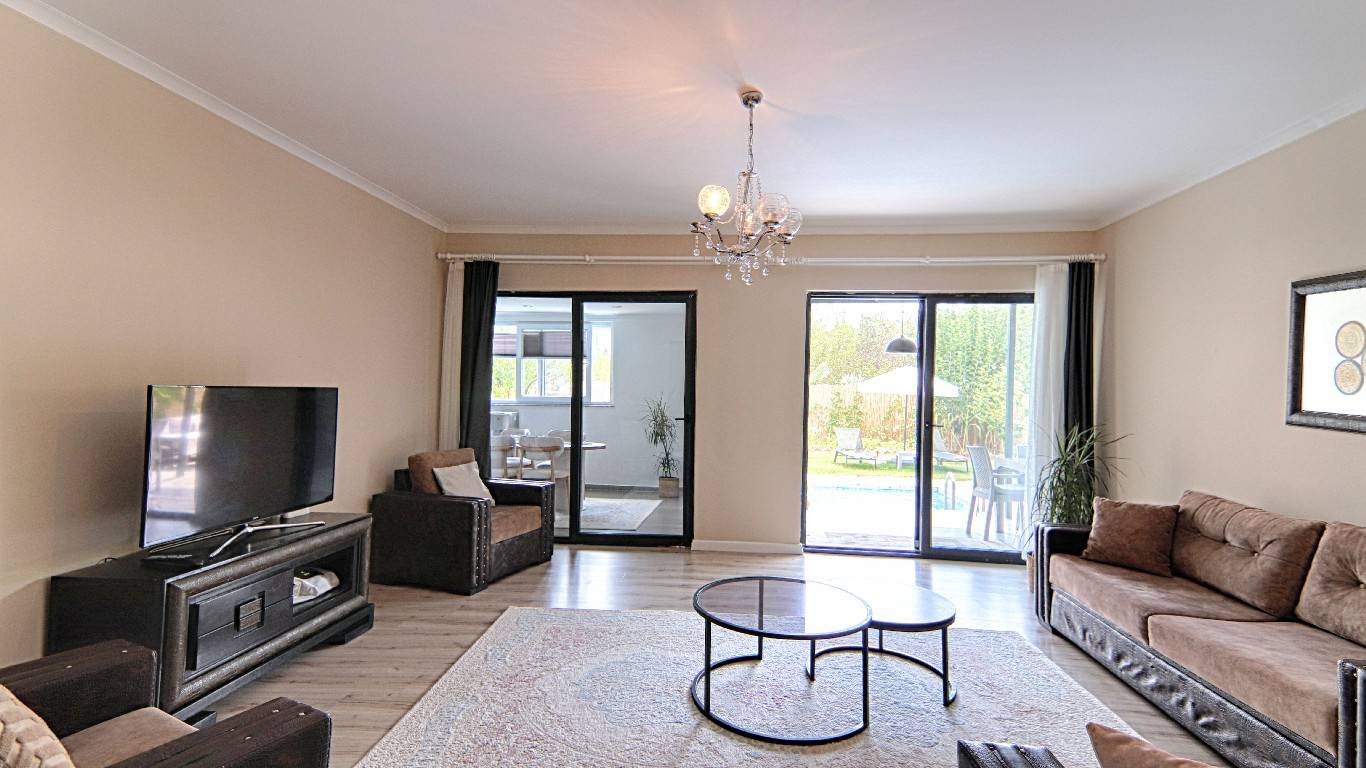 Fethiye Ölüdeniz'de Yemyeşil Bahçeli, Özel Havuzlu, 2+1 Villa