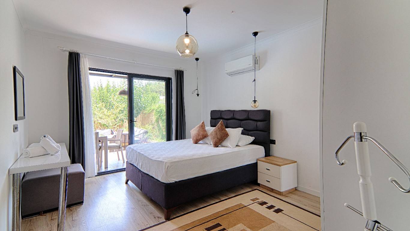 Fethiye Ölüdeniz'de Yemyeşil Bahçeli, Özel Havuzlu, 2+1 Villa