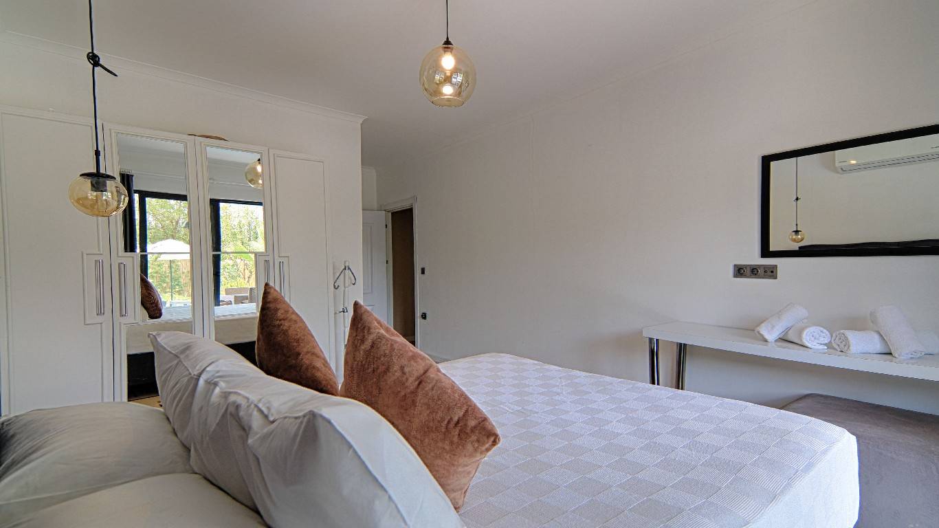 Fethiye Ölüdeniz'de Yemyeşil Bahçeli, Özel Havuzlu, 2+1 Villa
