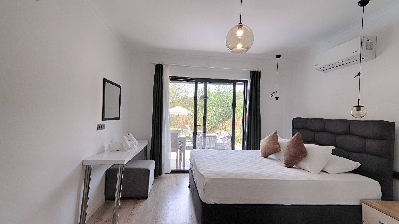 Fethiye Ölüdeniz'de Yemyeşil Bahçeli, Özel Havuzlu, 2+1 Villa
