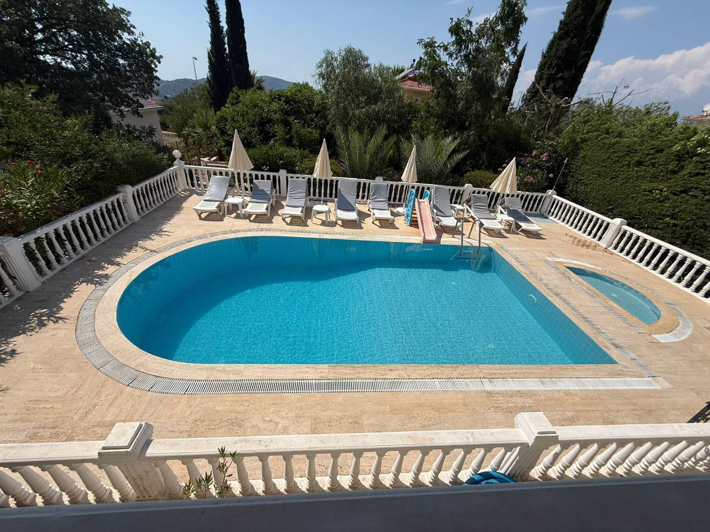 Fethiye Ölüdeniz'de 12 Kişilik, Özel Havuzlu, Barbekülü Villa