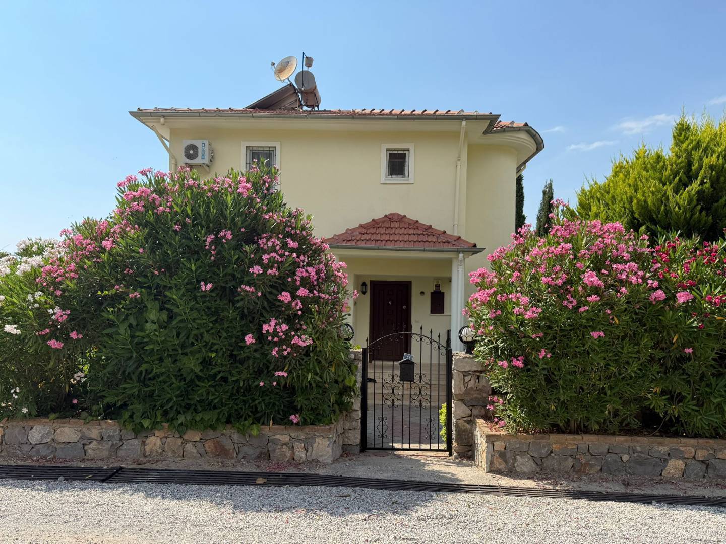 Fethiye Ölüdeniz'de 12 Kişilik, Özel Havuzlu, Barbekülü Villa