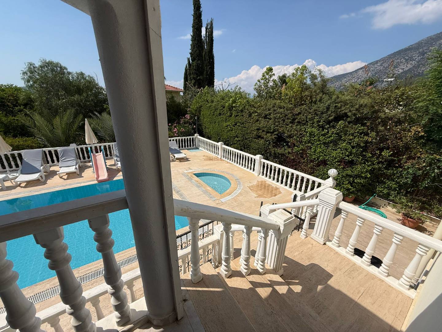 Fethiye Ölüdeniz'de 12 Kişilik, Özel Havuzlu, Barbekülü Villa