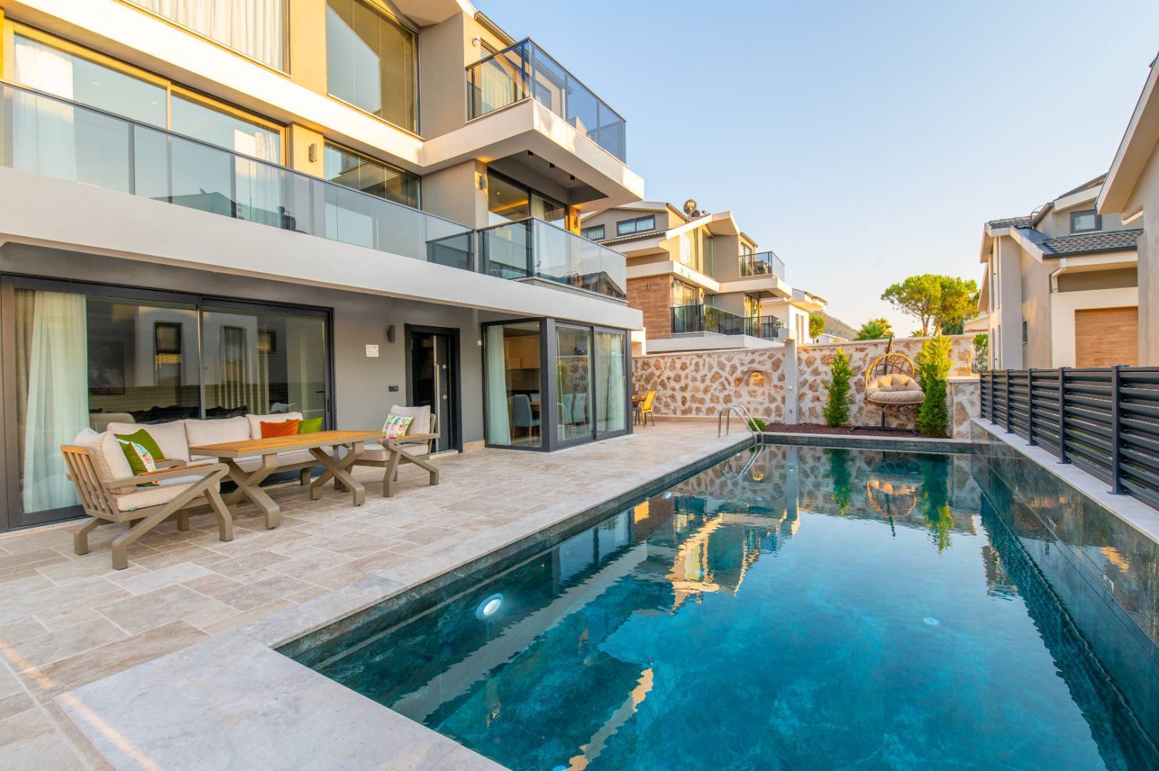 Fethiye Ölüdeniz'de Çocuklu Ailelere Uygun, Özel Havuzlu, Lüks Villa 46159 — 3