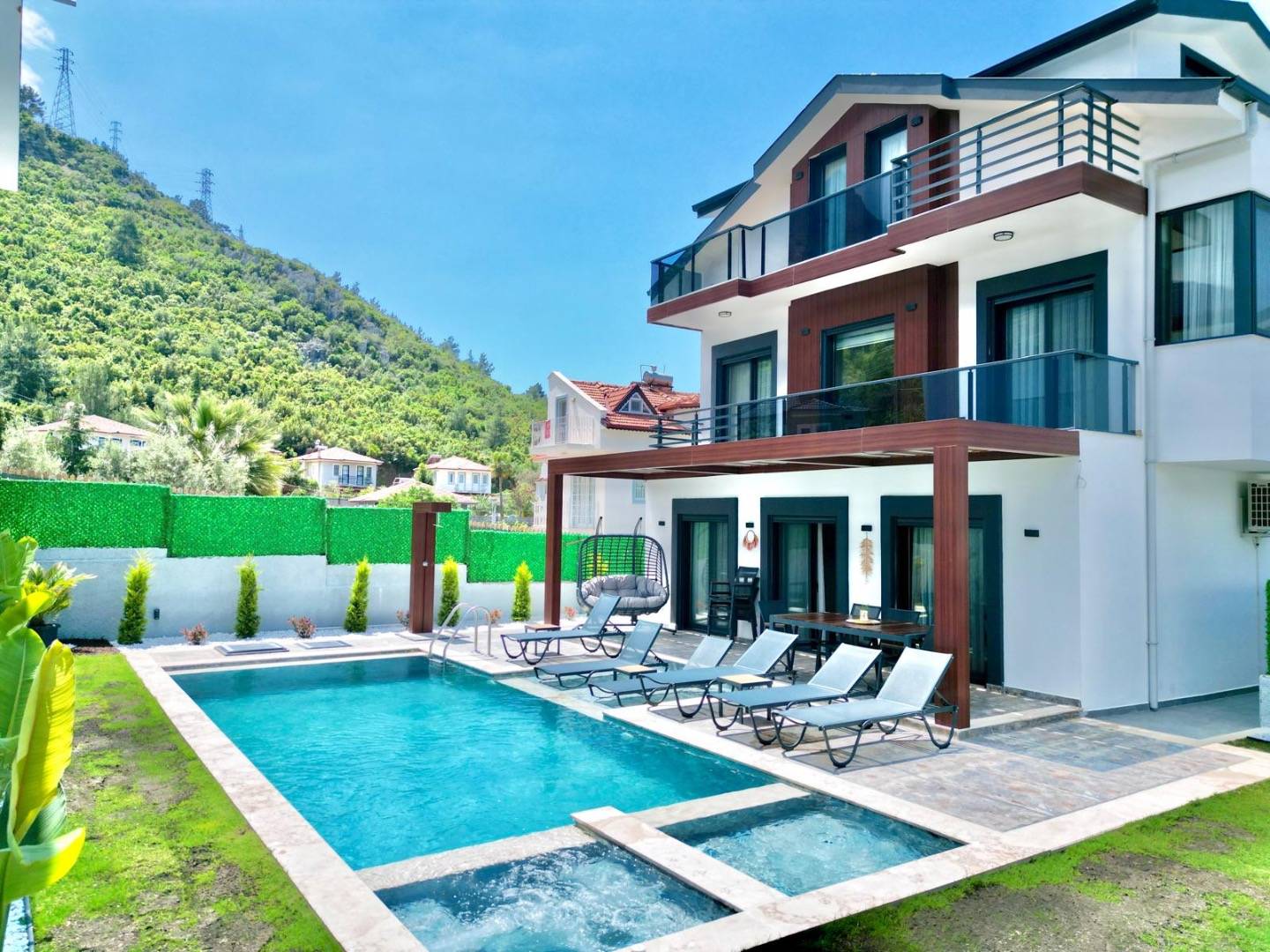 Fethiye Ölüdeniz'de Denize Yakın, Özel Havuzlu, Bahçeli Villa 45853
