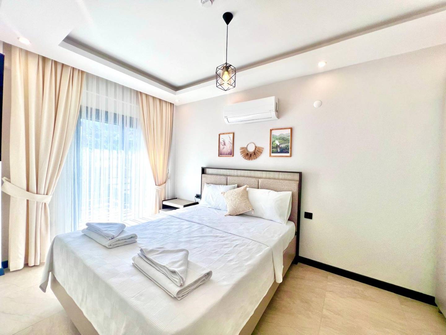 Fethiye Ölüdeniz'de Denize Yakın, Özel Havuzlu, Bahçeli Villa