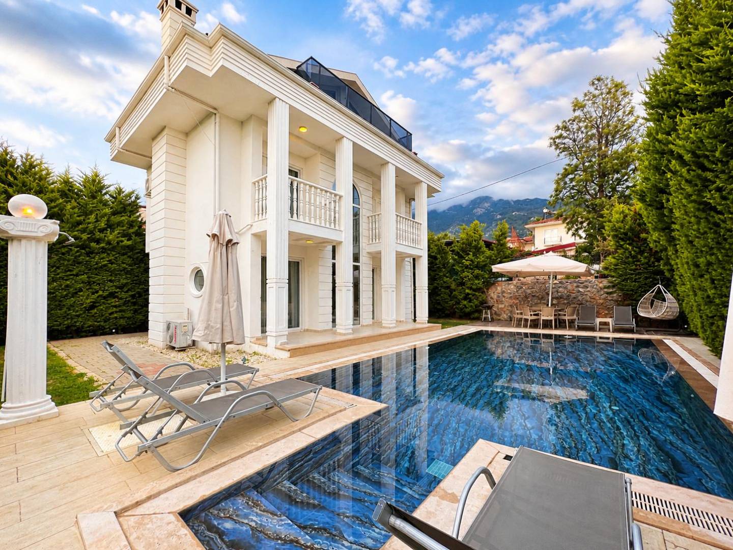 Fethiye Ölüdeniz'de Doğa İle İç İçe, Özel Havuzlu, 4+1 Villa