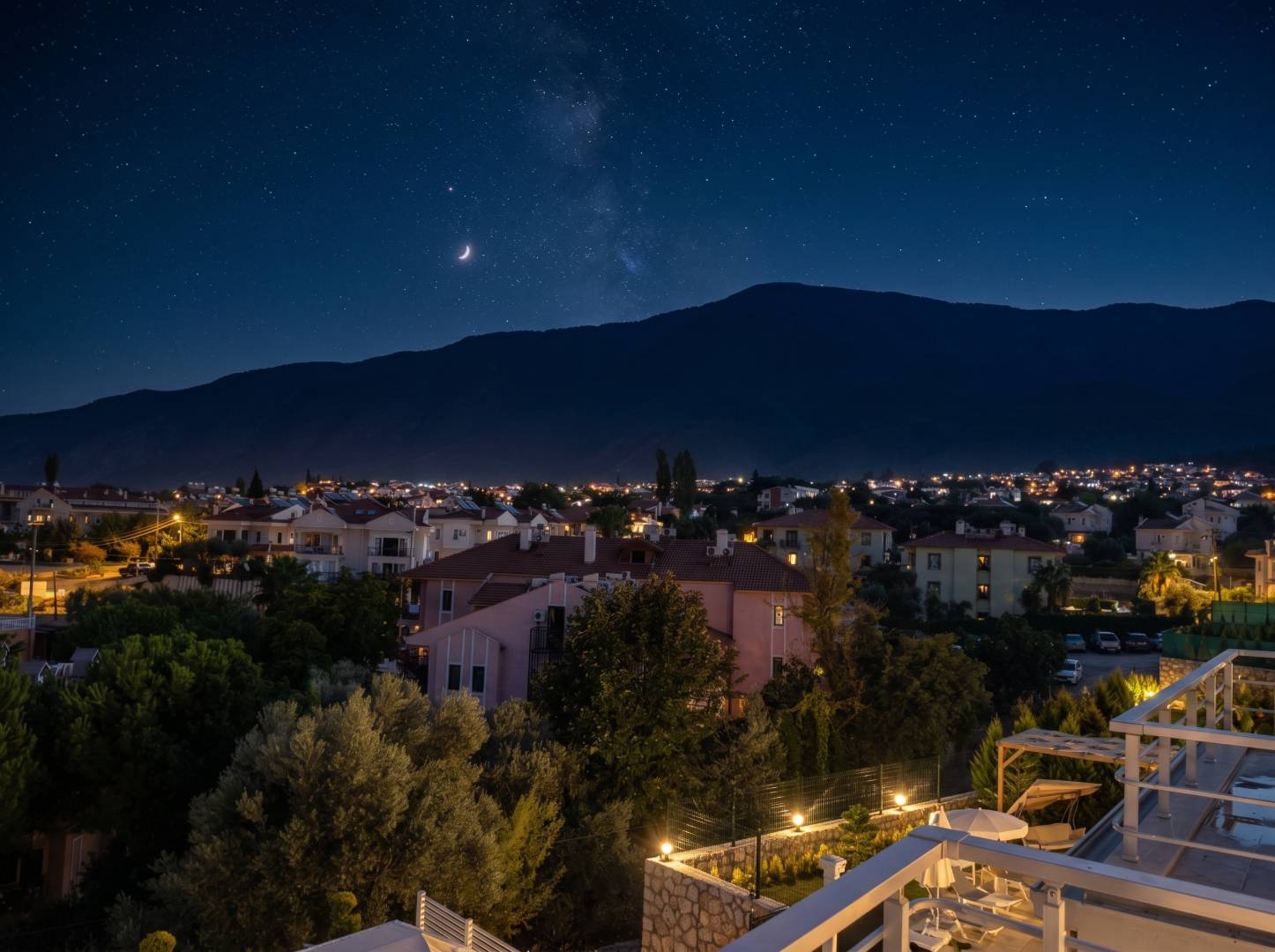 Fethiye Ölüdeniz'de Elverişli Konumda, Özel Havuzlu, Modern Villa