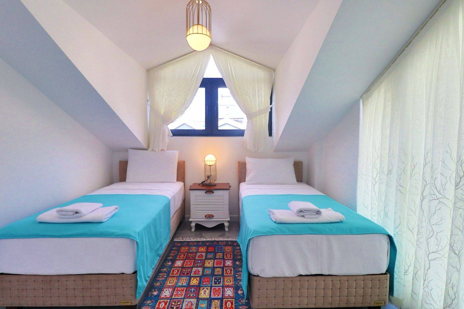 Fethiye Ölüdeniz'de Geniş Ailelere Uygun, Isıtmalı Havuzlu, Lüks Villa