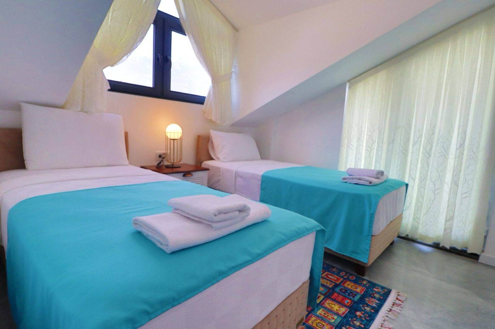 Fethiye Ölüdeniz'de Geniş Ailelere Uygun, Isıtmalı Havuzlu, Lüks Villa