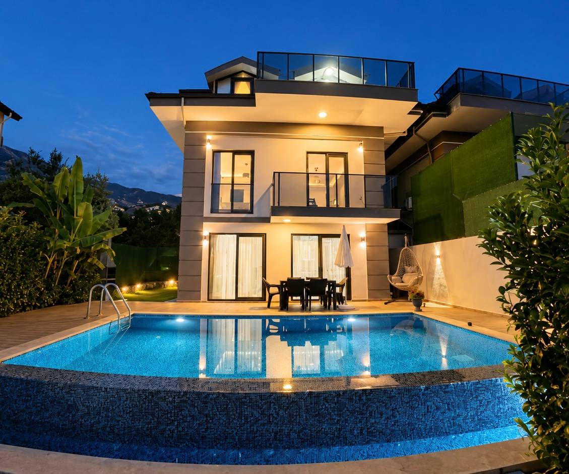 Fethiye Ölüdeniz'de Geniş Ailelere Uygun, Özel Havuzlu, İkiz Villa