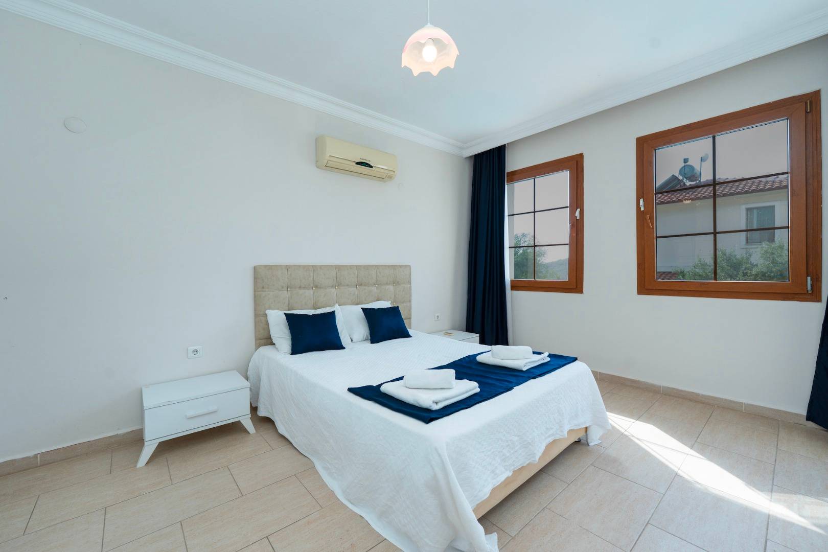 Fethiye Ölüdeniz'de Geniş Alanlara Sahip, Özel Havuzlu, Kiralık Villa 