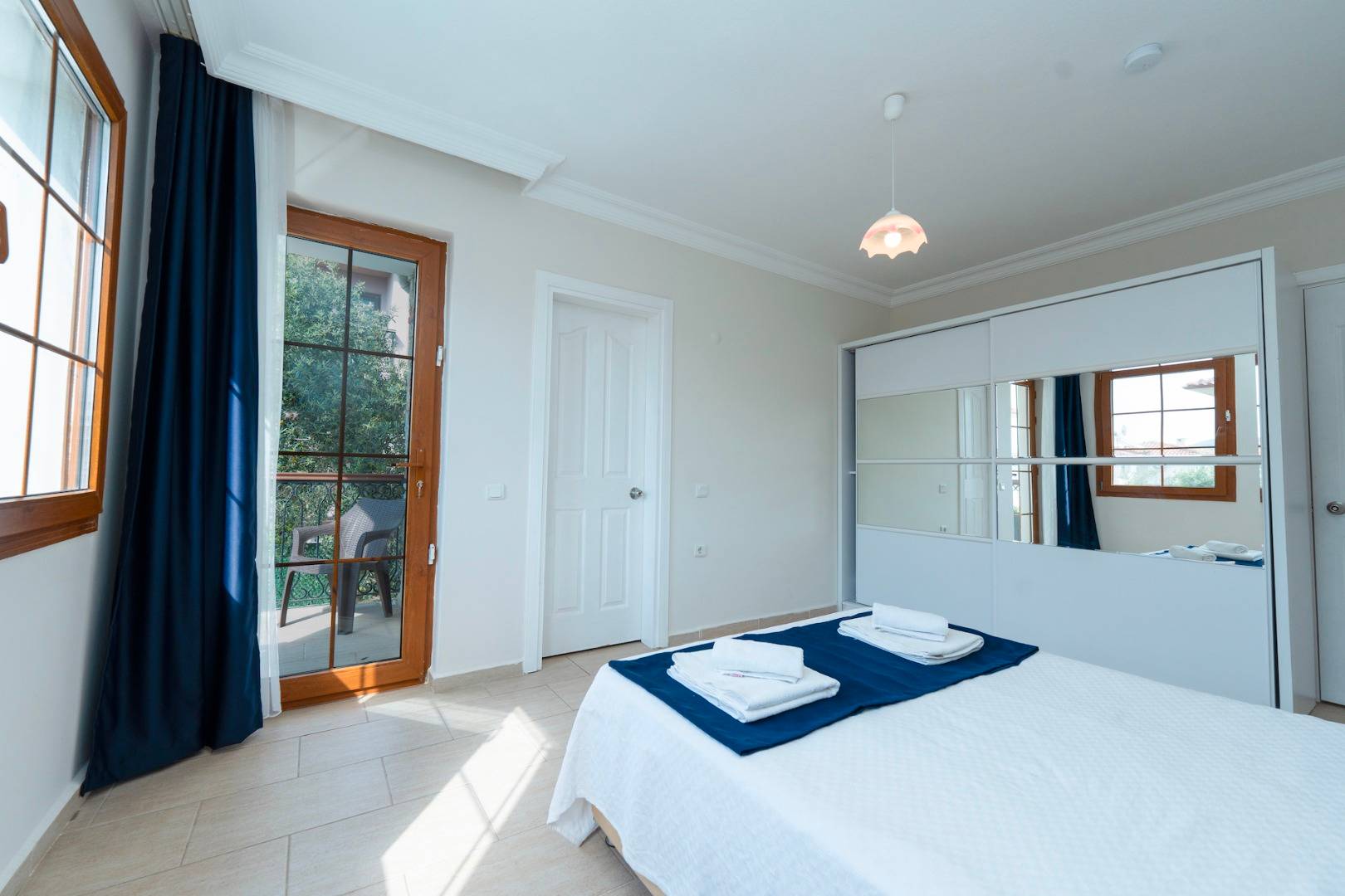 Fethiye Ölüdeniz'de Geniş Alanlara Sahip, Özel Havuzlu, Kiralık Villa 