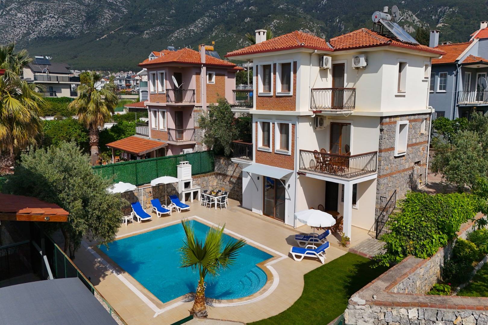 Fethiye Ölüdeniz'de Geniş Alanlara Sahip, Özel Havuzlu, Kiralık Villa 