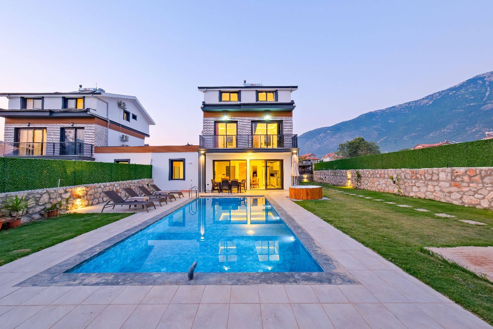 Fethiye Ölüdeniz'de Merkezi Konumda, Özel Havuzlu, Jakuzili Villa 45779 - 1