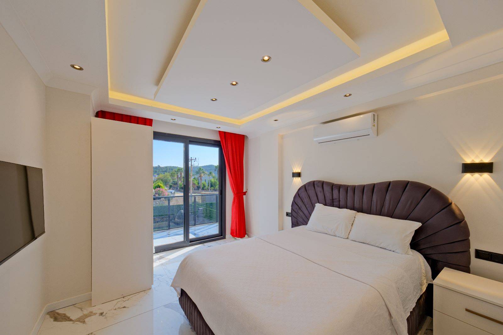 Fethiye Ölüdeniz'de Merkezi Konumda, Özel Havuzlu, Jakuzili Villa