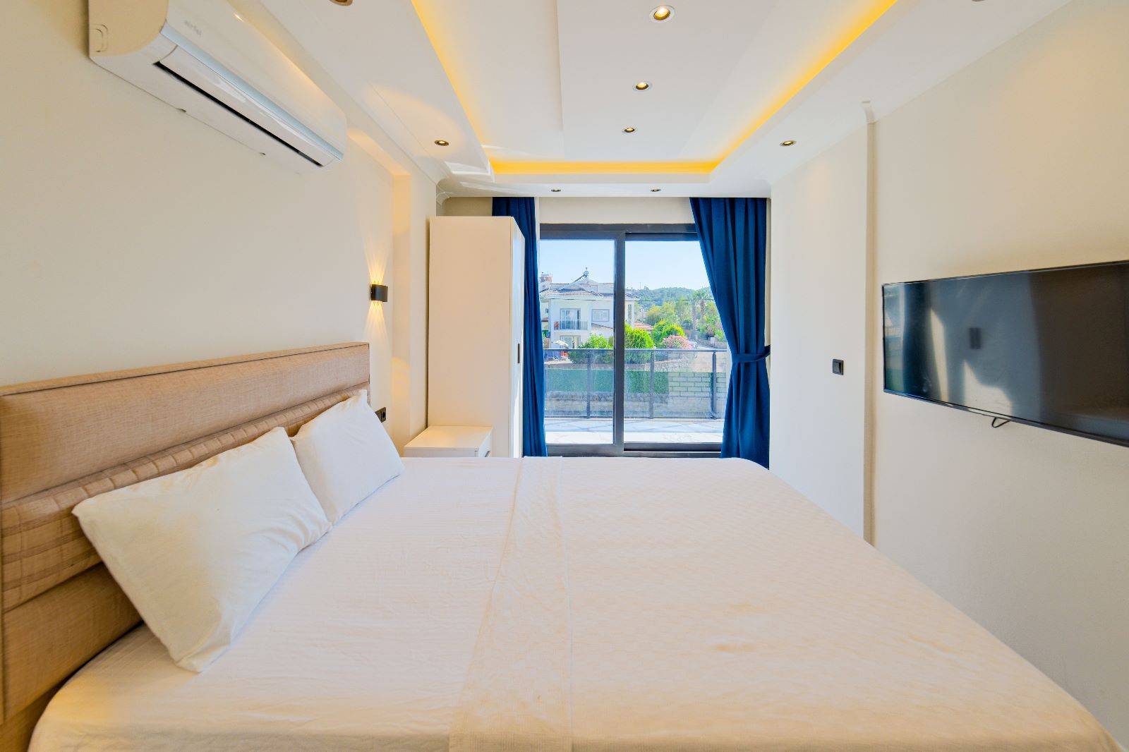 Fethiye Ölüdeniz'de Merkezi Konumda, Özel Havuzlu, Jakuzili Villa