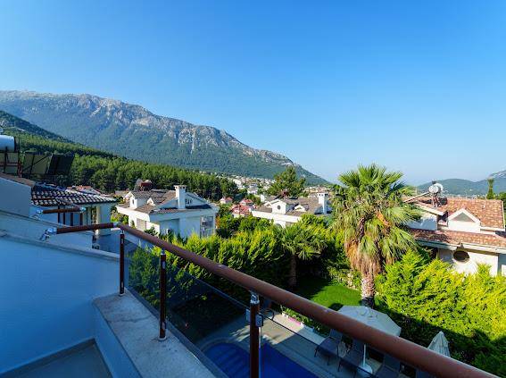 Fethiye Ölüdeniz'de Yemyeşil Bahçeli, Özel Havuzlu, Merkezi Villa