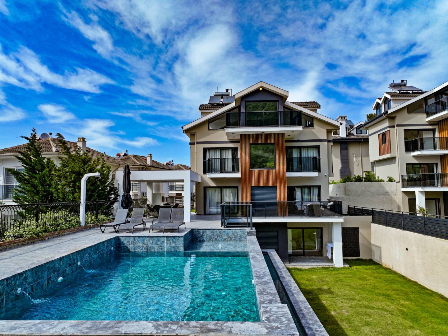 Fethiye Ölüdeniz'de Kalabalık Ailelere Uygun, Özel Havuzlu, 5+1 Villa 45873