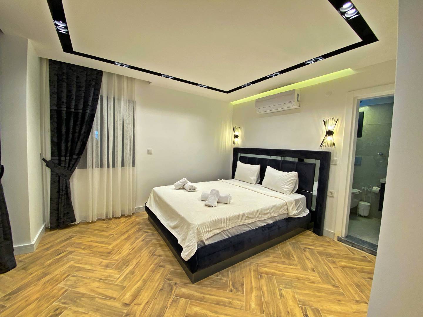 Fethiye Ölüdeniz'de Kalabalık Ailelere Uygun, Özel Havuzlu, 5+1 Villa