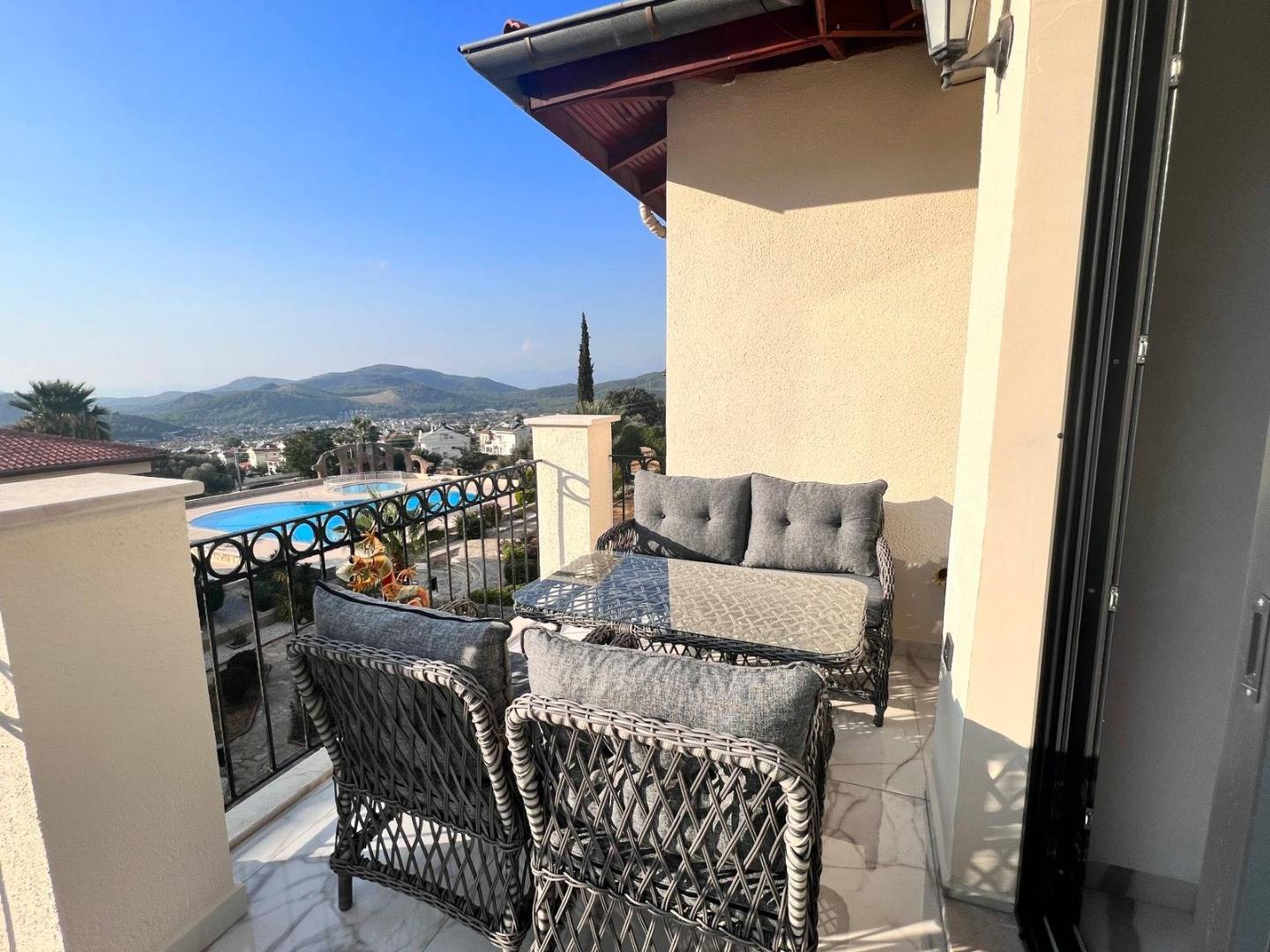Fethiye Ölüdeniz'de Merkeze Yakın, Ortak Havuzlu, 2 Kişilik Apart