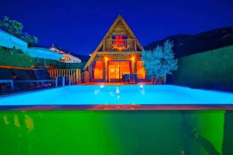 Fethiye Ölüdeniz'de Merkeze Yakın, Özel Havuzlu, Ferah Bungalov 45804 — 3