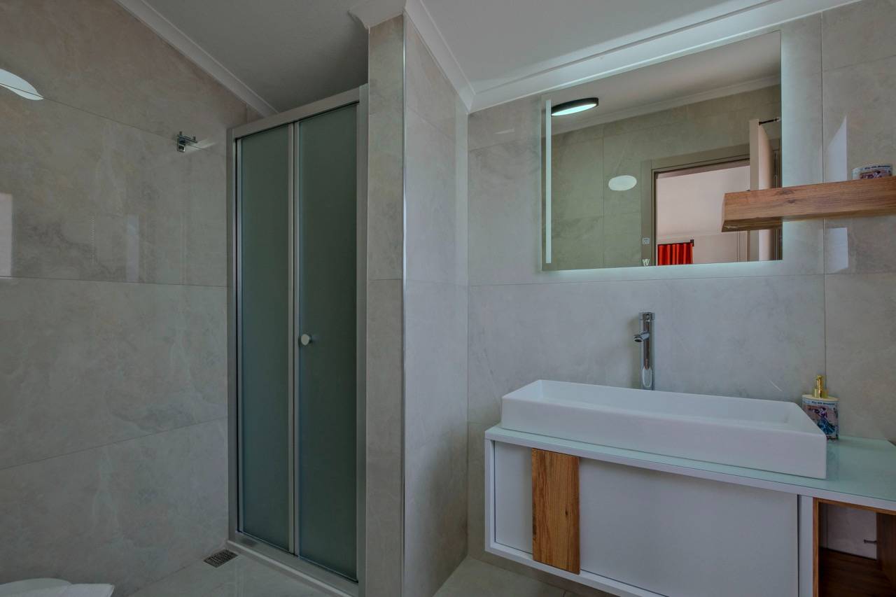 Fethiye Ölüdeniz'de Merkezi Konumda, Özel Havuzlu, Konforlu Villa