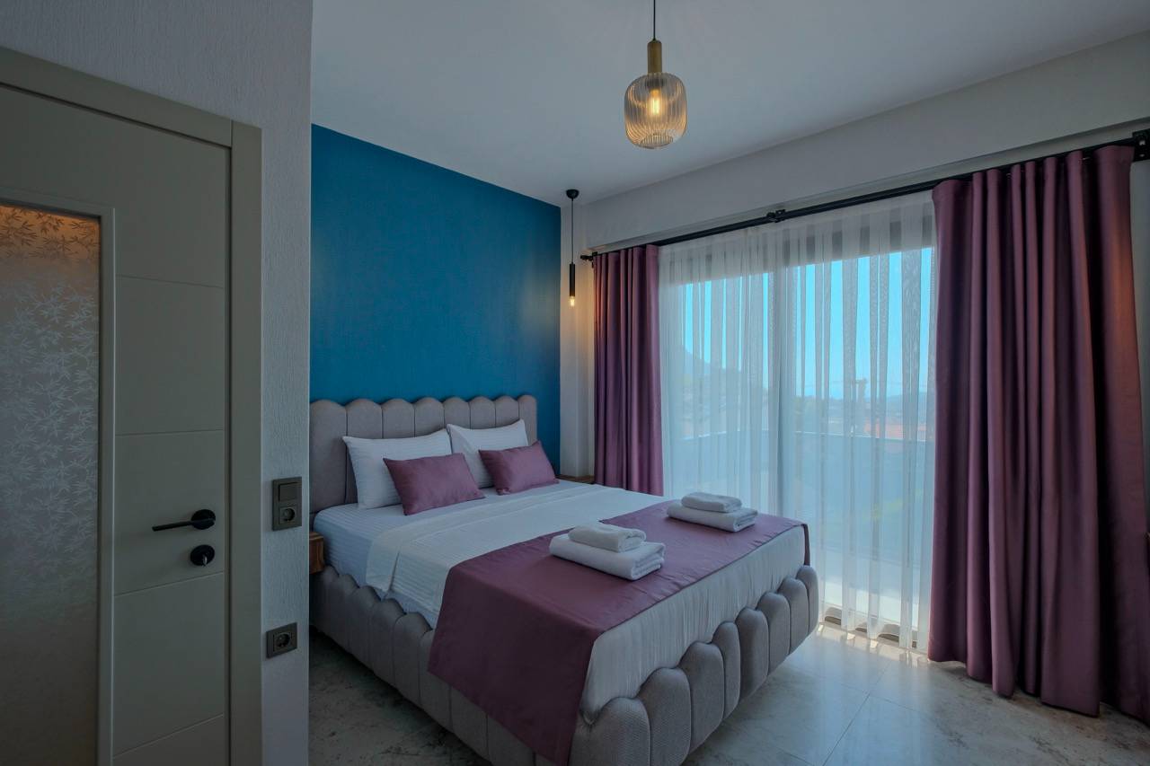 Fethiye Ölüdeniz'de Merkezi Konumda, Özel Havuzlu, Konforlu Villa