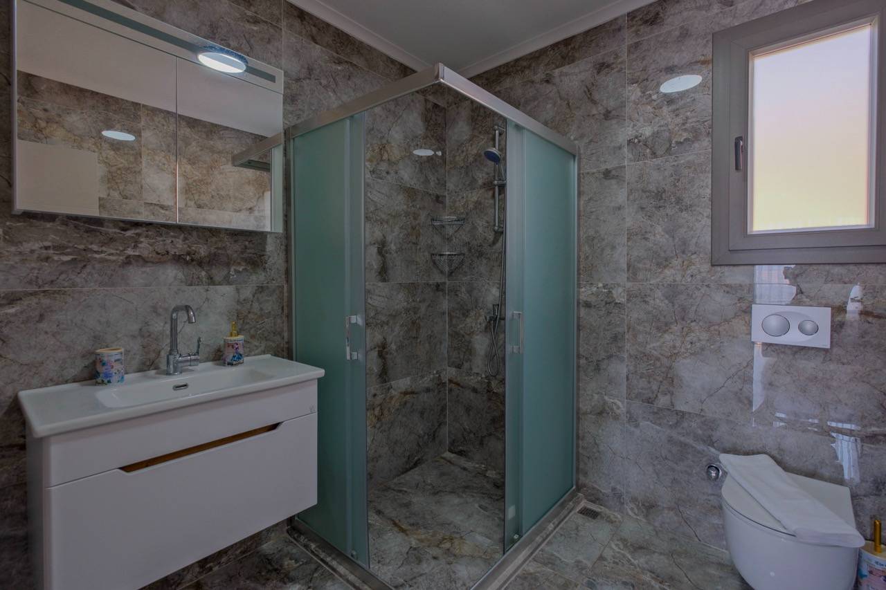 Fethiye Ölüdeniz'de Merkezi Konumda, Özel Havuzlu, Konforlu Villa