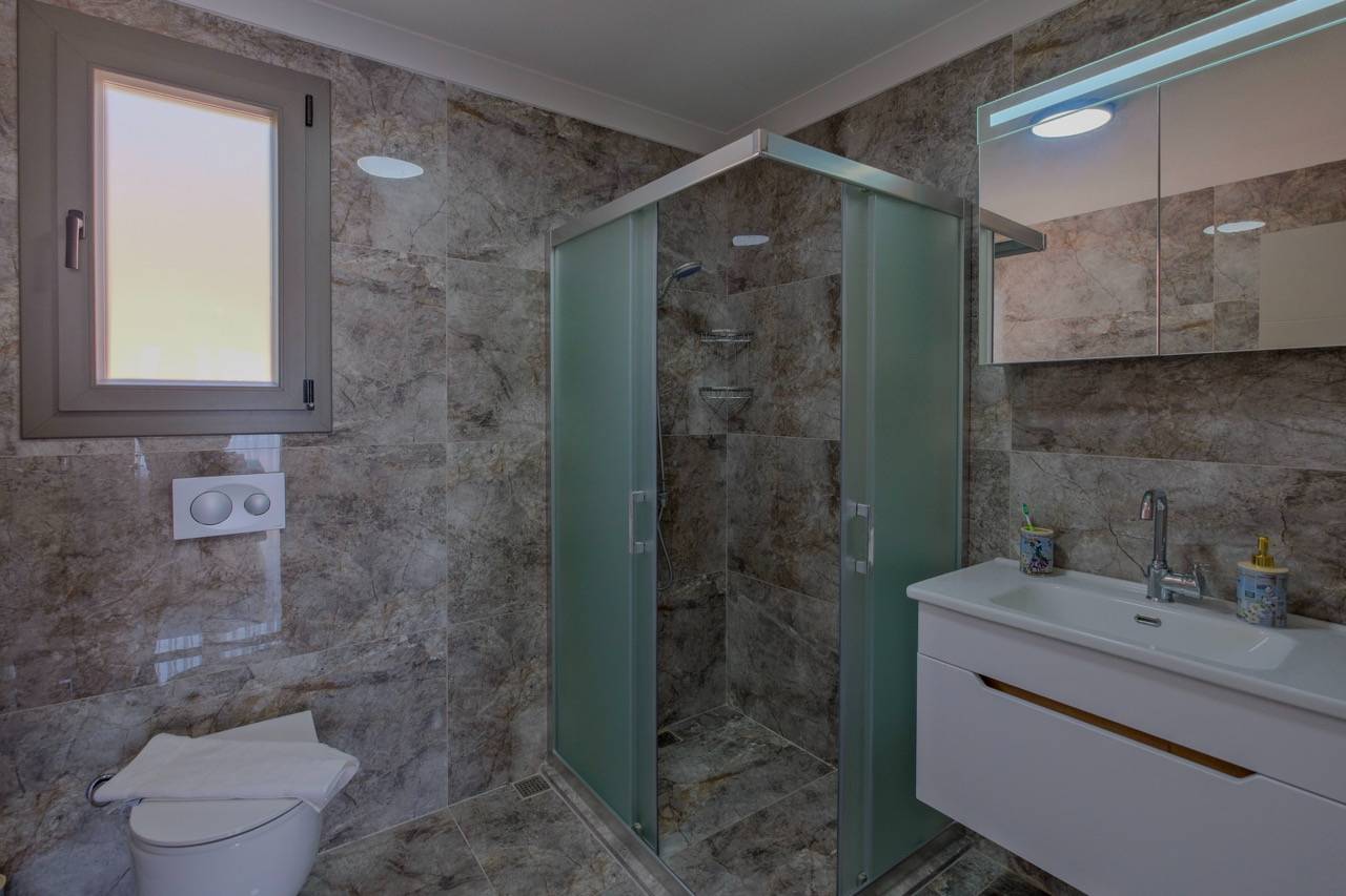Fethiye Ölüdeniz'de Merkezi Konumda, Özel Havuzlu, Konforlu Villa
