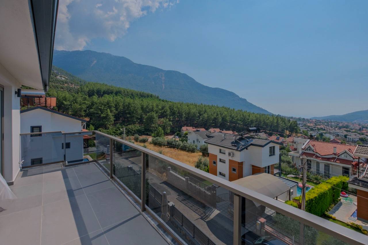 Fethiye Ölüdeniz'de Merkezi Konumda, Özel Havuzlu, Konforlu Villa