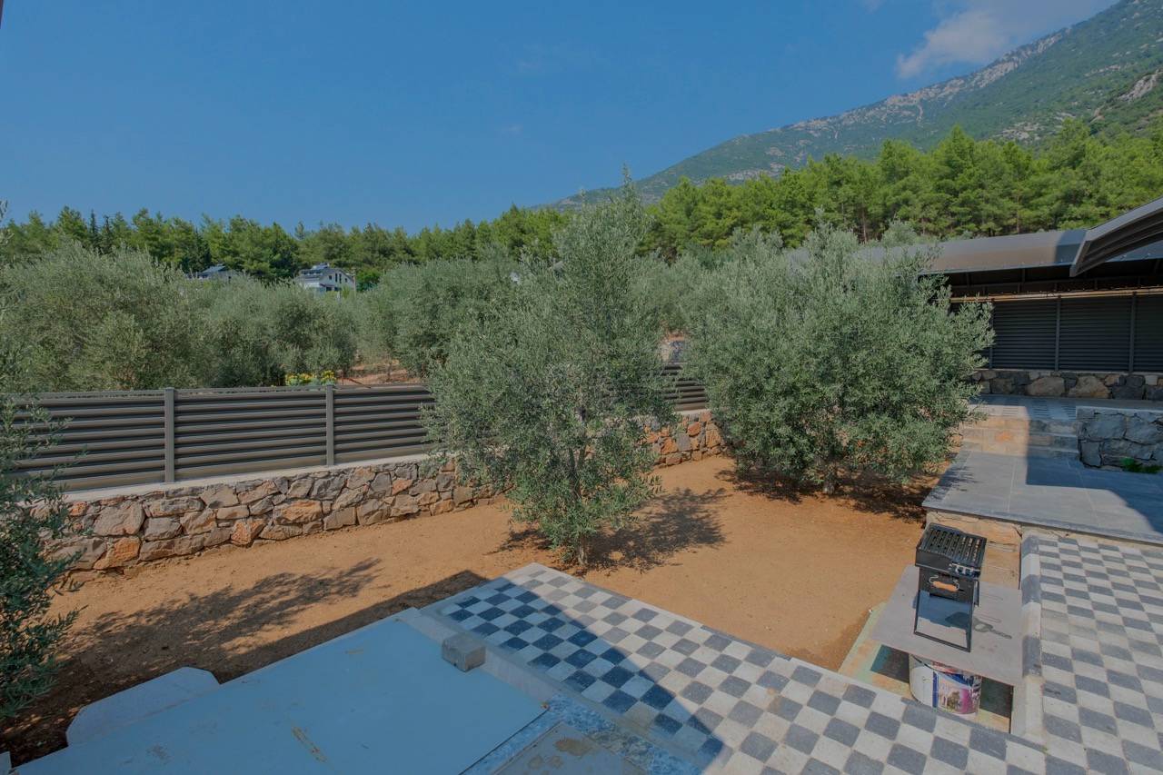 Fethiye Ölüdeniz'de Merkezi Konumda, Özel Havuzlu, Konforlu Villa