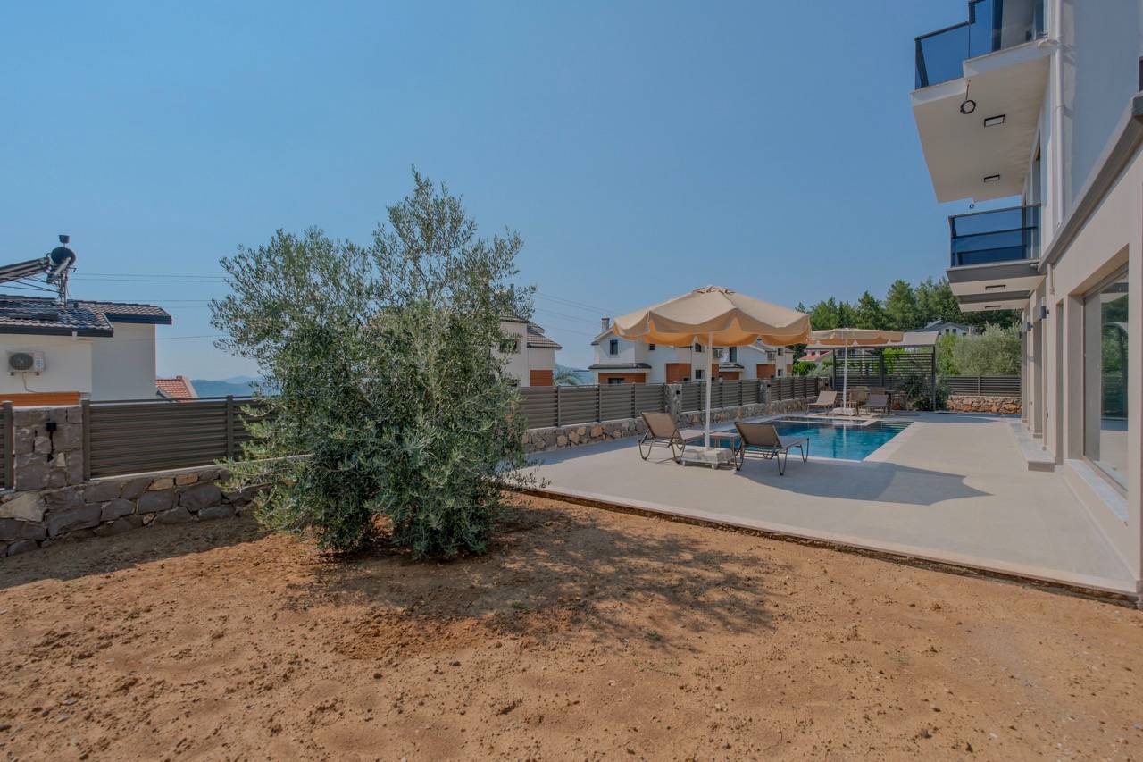 Fethiye Ölüdeniz'de Merkezi Konumda, Özel Havuzlu, Konforlu Villa